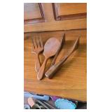 Salt & Pepper Grinder, Corn Cutter, Wooden Utinsels. Salt & Pepper Grinder, Corn Cutter, Wooden Utinsels.