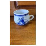 Dutch Blue Piggy Bank, 2 Mugs, Dutch Decor Dutch Blue Piggy Bank, 2 Mugs, Dutch Decor