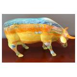 DR - Goebel Artis Orbis Vase and 2 Cow Parade Figurines DR - Goebel Artis Orbis Vase and 2 Cow Parade Figurines