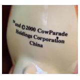 DR - Goebel Artis Orbis Vase and 2 Cow Parade Figurines DR - Goebel Artis Orbis Vase and 2 Cow Parade Figurines