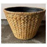 G - Two Pretty Planter Pots G - Two Pretty Planter Pots