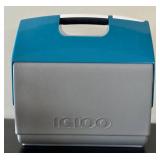 Igloo Playmate Elite Ultra 16-Quart Cooler Igloo Playmate Elite Ultra 16-Quart Cooler