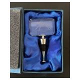 LL - Horse & Hound Crystal Wine Bottle Stopper with Engraved Horse Motif LL - Horse & Hound Crystal Wine Bottle Stopper with Engraved Horse Motif