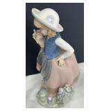 Lladró Porcelain Figurine "Sweet Scent" Model #5221