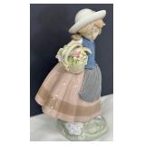Lladró Porcelain Figurine "Sweet Scent" Model #5221