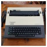 Brother brand electronic typewriter - Student-riter XL1 :: Model CE-25