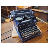 Nice Black Vintage Royal KHM standard desktop typewriter, 1930s era