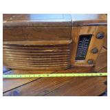 Vintage 1946 Philco Model 46-1203 tube radio and record player in a wooden case - works!
