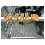 BUCKET TEETH +SIDE TEETH BUCKET TEETH +SIDE TEETH