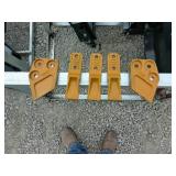 BUCKET TEETH +SIDE TEETH BUCKET TEETH +SIDE TEETH