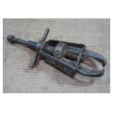 Manual Caged 2 Jaw Gear Puller - 4.5' Capacity