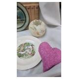 Ruffled Table Vase, Various Vintage Dishes Ruffled Table Vase, Various Vintage Dishes