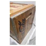 Wood Coke Crate with Divider Wood Coke Crate with Divider