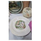 Ruffled Table Vase, Various Vintage Dishes Ruffled Table Vase, Various Vintage Dishes