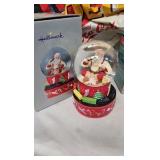 Coca Cola Sugar Shaker w/box, Santa Snow Globe by Hallmark Coca Cola Sugar Shaker w/box, Santa Snow Globe by Hallmark