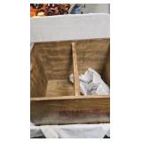 Wood Coke Crate with Divider Wood Coke Crate with Divider