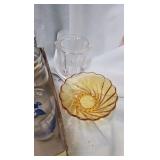 Assorted Vintage items as pictured Assorted Vintage items as pictured