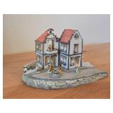 1988 Goebel Olszewski Hummel Kinderway Bavarian Village theme Collectible House with (5) Figurines 954-D