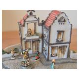 1988 Goebel Olszewski Hummel Kinderway Bavarian Village theme Collectible House with (5) Figurines 954-D