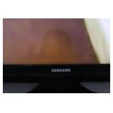 Samsung 40-Inch Flat-Screen TV with Curved Stand Samsung 40-Inch Flat-Screen TV with Curved Stand