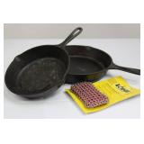 Lodge Cast Iron Skillet Set - 2 Pans With Chainmail Scrubber Pad Lodge Cast Iron Skillet Set - 2 Pans With Chainmail Scrubber Pad