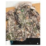 Cabelas dry plus insulated bibs and jacket. Jacket size 3x bibs size 2x