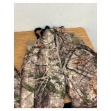 Cabelas dry plus insulated bibs and jacket. Jacket size 3x bibs size 2x