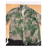 Mossy oak button up size XL
