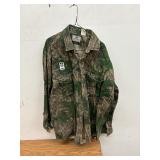 Mossy oak button up. Size XL (lot of 2)