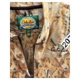 Cabelas camo vest size L