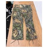 Mossy Oak camo leafy pants size XL