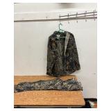 Mossy Oak camo jacket and pants size XL