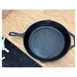 Lodge cast iron skillet