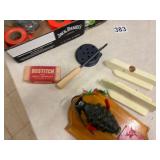 Decor lot with gag grenade and antler lamp