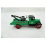 Vintage Ertl 1931 Sinclair Hawkeye Wrecker Bank. die cast metal 1/25 scale