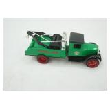 Vintage Ertl 1931 Sinclair Hawkeye Wrecker Bank. die cast metal 1/25 scale