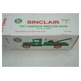 Vintage Ertl 1931 Sinclair Hawkeye Wrecker Bank. die cast metal 1/25 scale