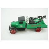 Vintage Ertl 1931 Sinclair Hawkeye Wrecker Bank. die cast metal 1/25 scale