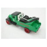 Vintage Ertl 1931 Sinclair Hawkeye Wrecker Bank. die cast metal 1/25 scale