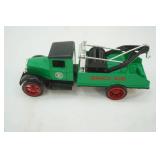 Vintage Ertl 1931 Sinclair Hawkeye Wrecker Bank. die cast metal 1/25 scale