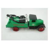 Vintage Ertl 1931 Sinclair Hawkeye Wrecker Bank. die cast metal 1/25 scale