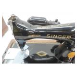 Vintage Singer Sewing Machine with Wooden Cover. Model 15-91. Very good Condition.