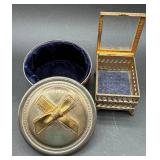 Beautiful Assortment of Vintage Necklaces, Brooches, Rings, Jewelry Boxes and Sequin Collar Beautiful Assortment of Vintage Necklaces, Brooches, Rings, Jewelry Boxes and Sequin Collar