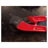 18' Bolt Cutters & Corner Level