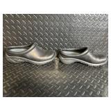 Merrell Women's Slip-On Shoes - Black Leather - US 7.5 (EU 38)