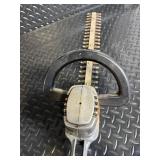 Black & Decker 8120 16-inch Deluxe Double-Edge Hedge Trimmer - Corded Electric