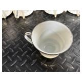 Noritake Melissa 3080 Contemporary Fine China - Floral Daisy Border Dinnerware Set