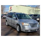 2009 CHRYSLER TOWN AND COUNTRY TOURING *No Accidents* (NO RESERVE) 2009 CHRYSLER TOWN AND COUNTRY TOURING *No Accidents* (NO RESERVE)