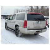 2008 CADILLAC ESCALADE ESV *All Wheel Drive | 6.2L Motor* (NO RESERVE) 2008 CADILLAC ESCALADE ESV *All Wheel Drive | 6.2L Motor* (NO RESERVE)