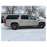 2008 CADILLAC ESCALADE ESV *All Wheel Drive | 6.2L Motor* (NO RESERVE) 2008 CADILLAC ESCALADE ESV *All Wheel Drive | 6.2L Motor* (NO RESERVE)